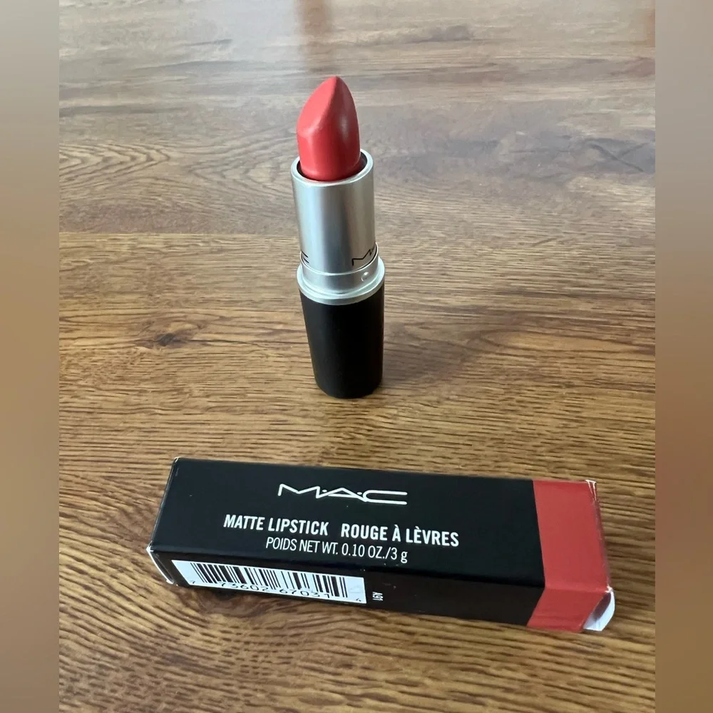 Mac Cosmetics BNIB matte lipstick Forever Curious #668